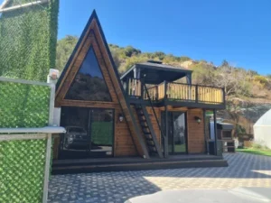 סגירת חלונות בביקתה