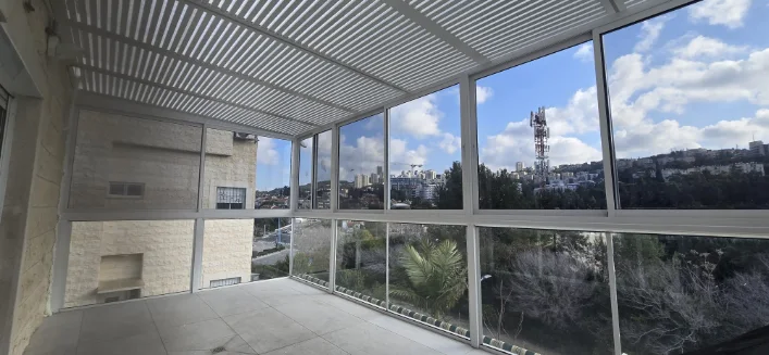 סגירת מרפסת טופ אלום